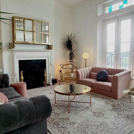 Elegant 5 Bed 4 Bath 'Vogue House' Parisian Style Home Margate Luaran gambar