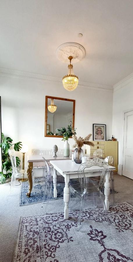 Elegant 5 Bed 4 Bath 'Vogue House' Parisian Style Home Margate Luaran gambar