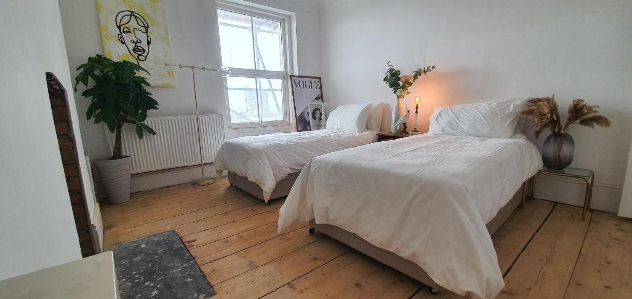 Elegant 5 Bed 4 Bath 'Vogue House' Parisian Style Home Margate Luaran gambar