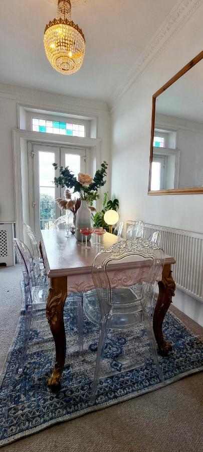 Elegant 5 Bed 4 Bath 'Vogue House' Parisian Style Home Margate Luaran gambar